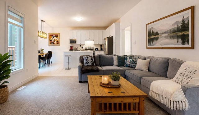 Game Room Getaway + Cozy Retreat Near Blue Mtn Ski Resort, Golf & Spa FREE Park