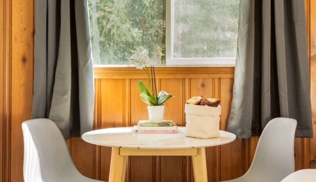 Gateway Suites: Pet-friendly Getaway near Banff