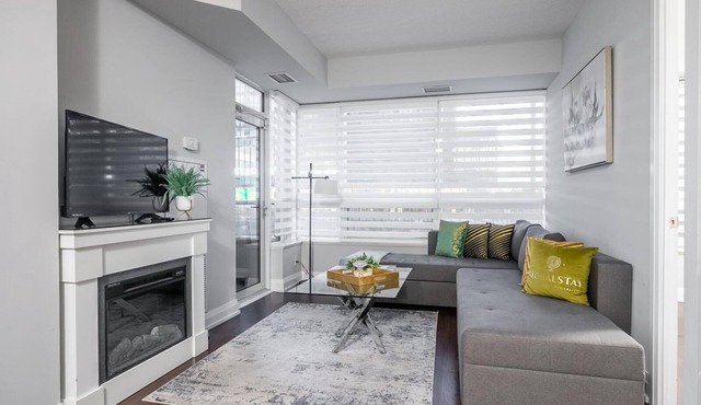 GLOBALSTAY. Luxury 2Bd 2BR Metro Sheppard. Free parking