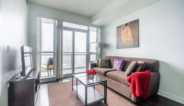 GLOBALSTAY. Modern Dunfield Ave 1 Bedroom Apartment
