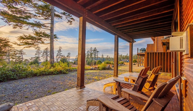 Goin'Left - Large 3br Retreat with Spectacular Ocean Views