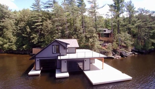 Gorgeous New Build w/Main Cottage, Guest Cabin, Bunkies & Boathouse! Sunsets!