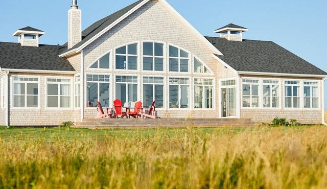 Gorgeous oceanfront beach house w/two master suites, walk to beach, AC, Firepit