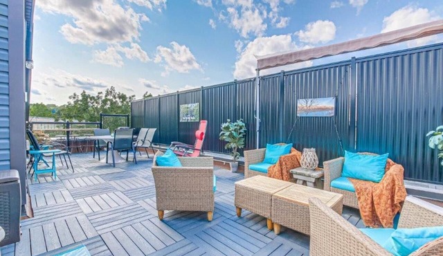 Grand River.Grand View executive condo Downtown Paris