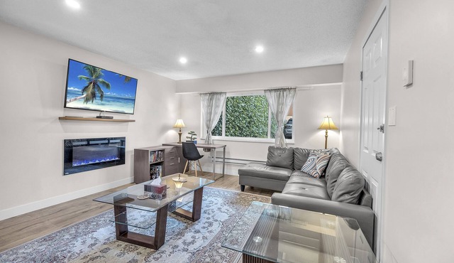 Great Location in North Vancouver only few minutes to Downtown Vancouver