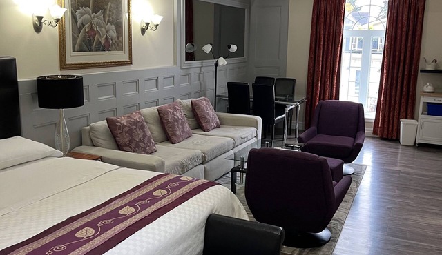 Grey Rose Suites