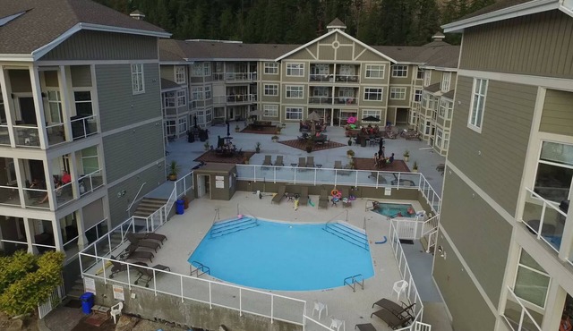Ground Floor Grandview Shores Condo Mara Lake Waterfront w/Boat Slip