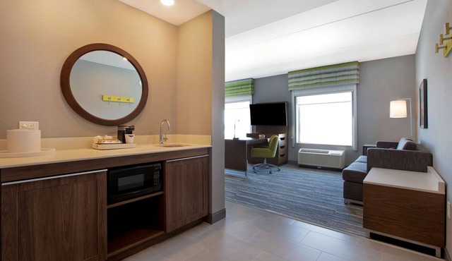 Hampton Inn & Suites Ottawa West