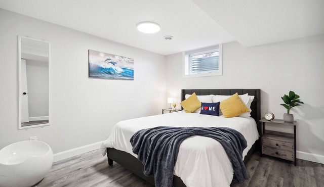 Haven Suite: 2Br, 1Bath in London, On