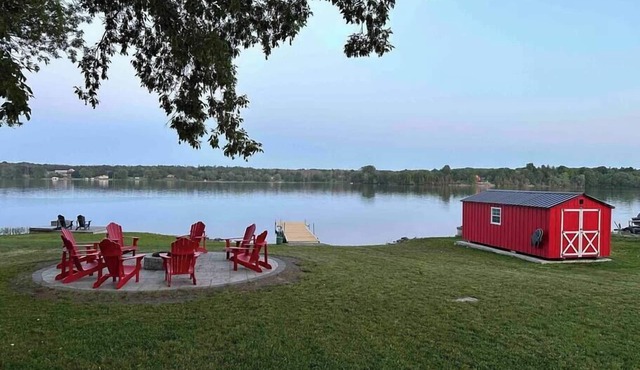 Hay Bay waterfront retreat - Joyce's cottage