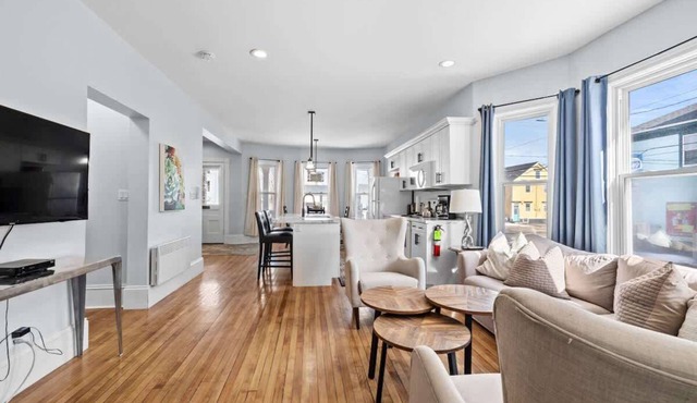Heritage Harbour 2 Bed 2 Bath Close to Waterfront