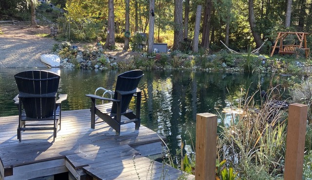Hidden Pond Large Two Bedroom, Pet Friendly, with Hot Tub and Private Beach