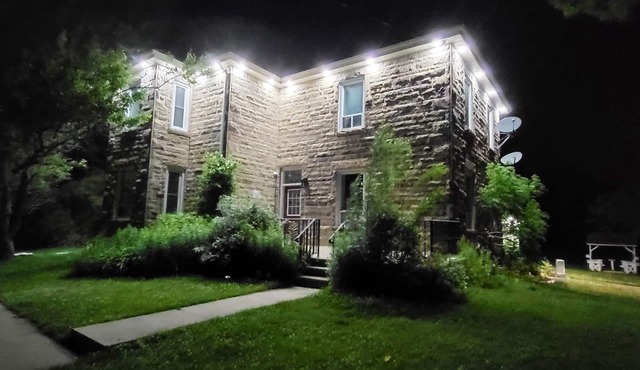 Hills and Valleys of Silver Creek – A Timeless 5 Bedroom Century Home Retreat.