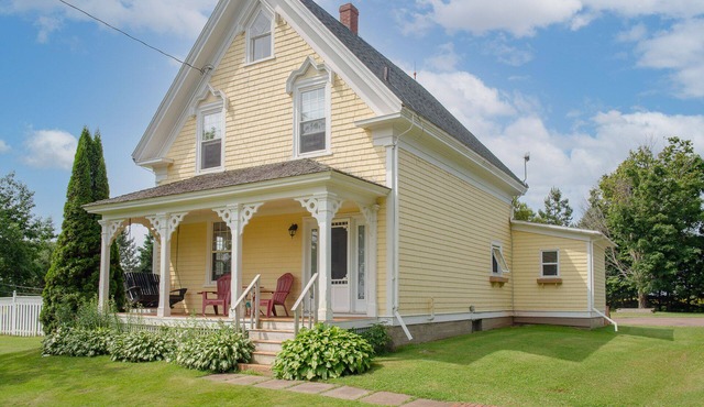 Historic Woodbine Cottage