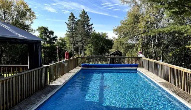 Hockley Hideaway Farm Stay!n