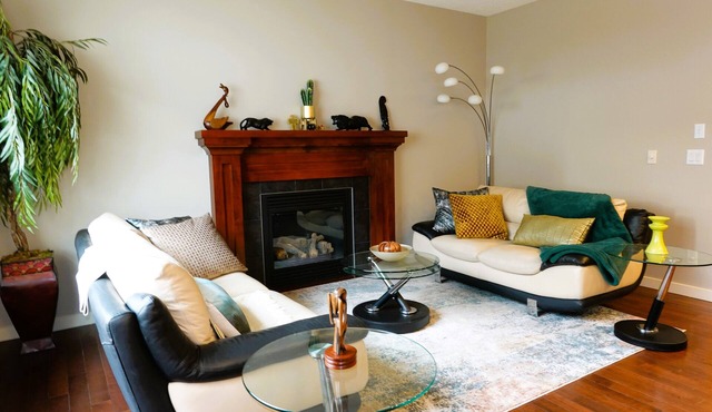 Home Away from Home-Family Haven-15 Min to Airport
