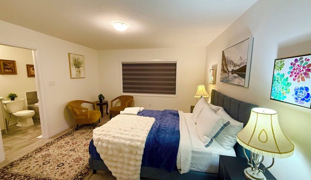 Home away from home- Minutes from Niagara Falls and theme park.