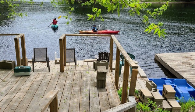 Hummingbird - Waterfront Cottage on Muskoka River