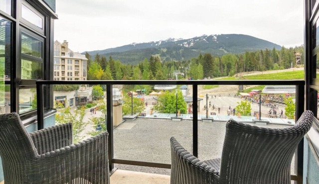 Ideal mountain Base 2BR/2BA. Views, AC, fireplace!