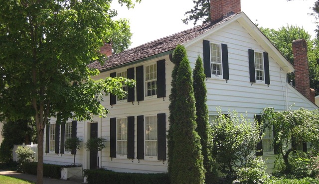 In the heart of Niagara on the Lake: luxury, elegance, history, comfort & charm