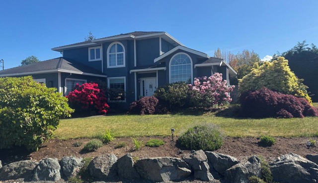 Island Escape | Cozy 2BR Suite Steps from the Shore