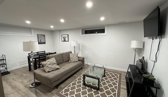 ⭐️July Discount⭐️Modern Suite 450m to Hospital