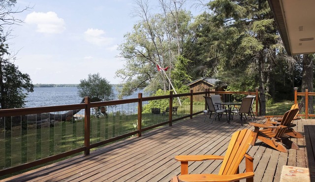 Kat's Cradle Cottage in Prince Edward County. Waterfront on the Reach!