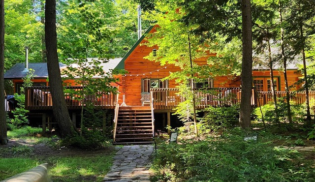 Kawagama Shoreline - Private Waterfront Cottage on Kawagama Lake
