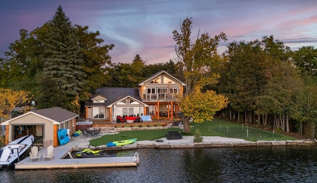 Kawartha Lakes Waterfront, Hot Tub & Steam Room