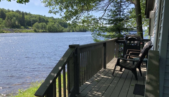 KAYAKS * CANOE * PADDLE BOARDS * WIFI * SATELLITE TV