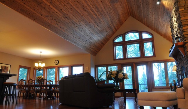 Koocanusa Lake Mountain Views 3800 sqft of luxury! Relax in peace w/Hot tub