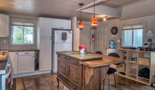 Kozy Korner - Wrap-Around Waterfront Cottage Only Steps from the Water! in Sebright