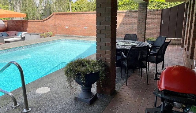 La Grande ★ Pool & Sauna ★ Prefect Relaxing Getaway!