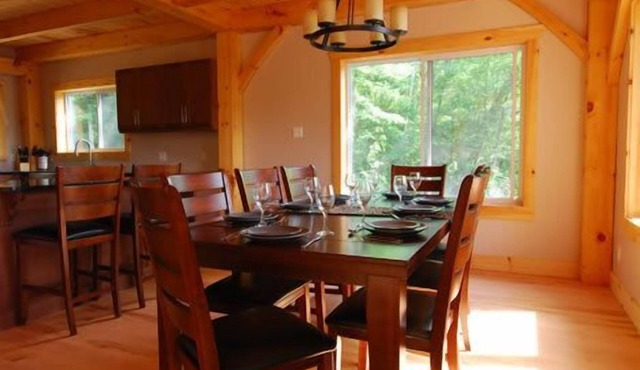 Labrador Lodge - Luxury Timber Frame Cottage