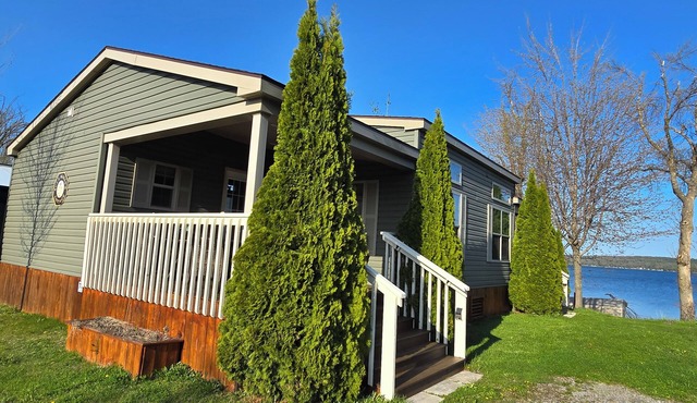 Lake Front Dream Cottage Resort! W-5 Star Golf Course!