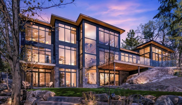 Lake Joseph, newly built, 5-Bedroom, Gym, boathouse, rooftop deck - fire table