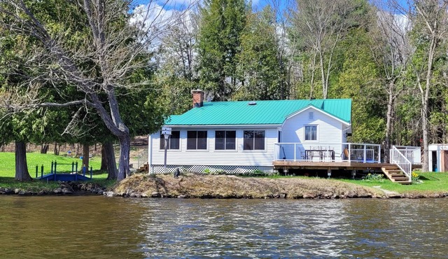 Lake Rosseau Water's Edge Retreat