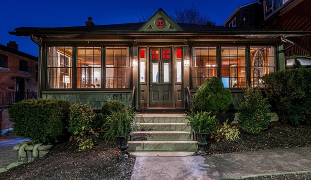 Lake Suite at Henry House Stays