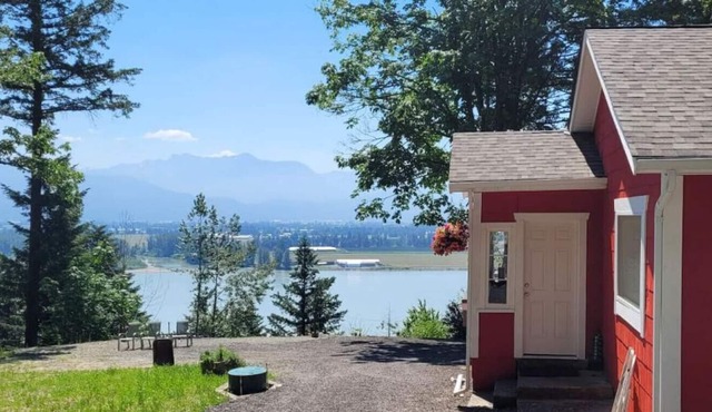 Lake View Cottage in Agassiz