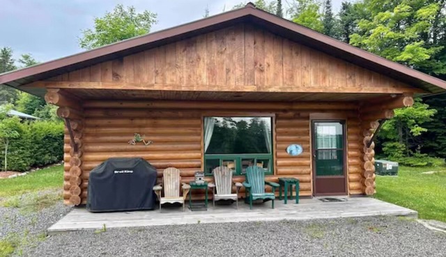 Lakefront Cabin #3 - 4 Season - Sleeps 7