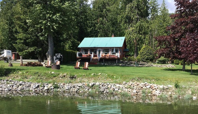 Lakefront Cottage on Kootenay Lake-Ring Sherry 250-825-9681