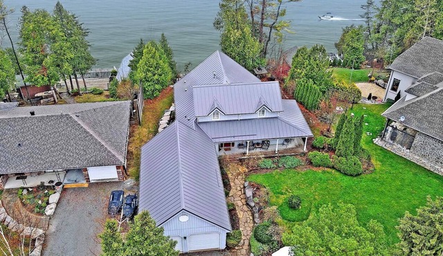 Lakefront Cottage w/Hot Tub, BBQ Grill, Patio, Fire Pit, Dock, Sauna, Fire Place