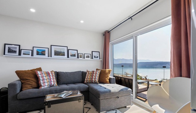 LAKEFRONT*FIREPIT*BBQ*PATIO*BEACH