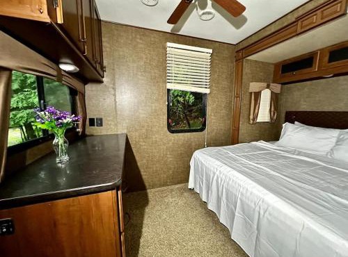 Lakefront RV Cottage in Parry Sound #18