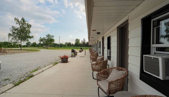 Lakeside Motel #9 | Near Ipperwash Beach | Free Parking & WiFi