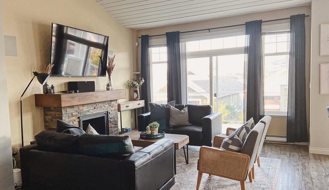 Lakeview Cottage! Lots of room for the whole family!