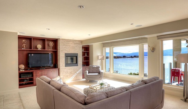 Lakeview, near beach with Heated Pool & Sauna