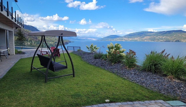 Lakeview Paradise Tranquil getaway in Kelowna to relax at our 2 bedroom suite.