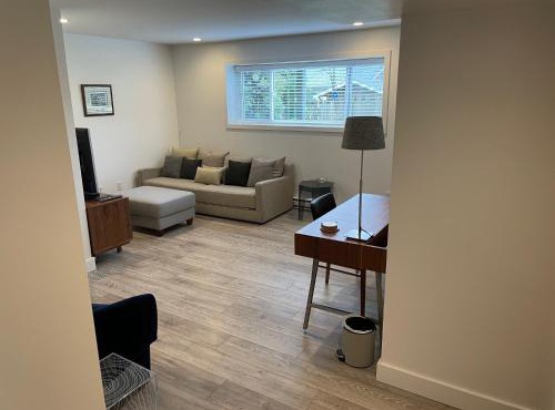 Large 2 bedroom private suite !