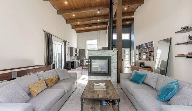 Large Modern Home in Squamish